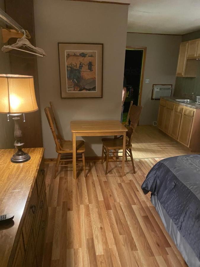 Michael Dee's Motel East Durham Buitenkant foto