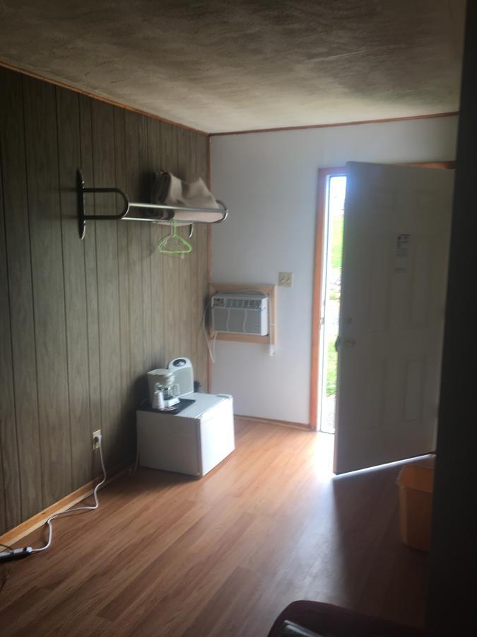 Michael Dee's Motel East Durham Buitenkant foto