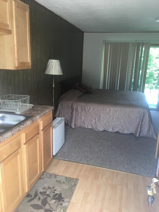 Michael Dee's Motel East Durham Buitenkant foto